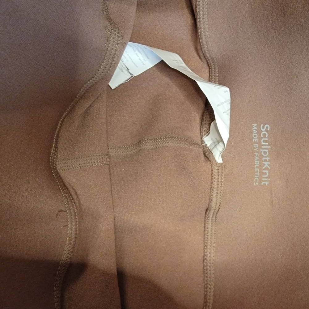 Fabletics shorts set - Picture 3 of 8